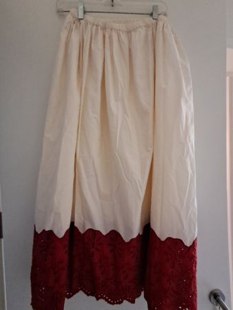 Jupe H&M couleur crème et bordeaux taille XS/S  parfait état