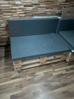 Gemütliche Paletten Lounge für den Garten mit Rollen!