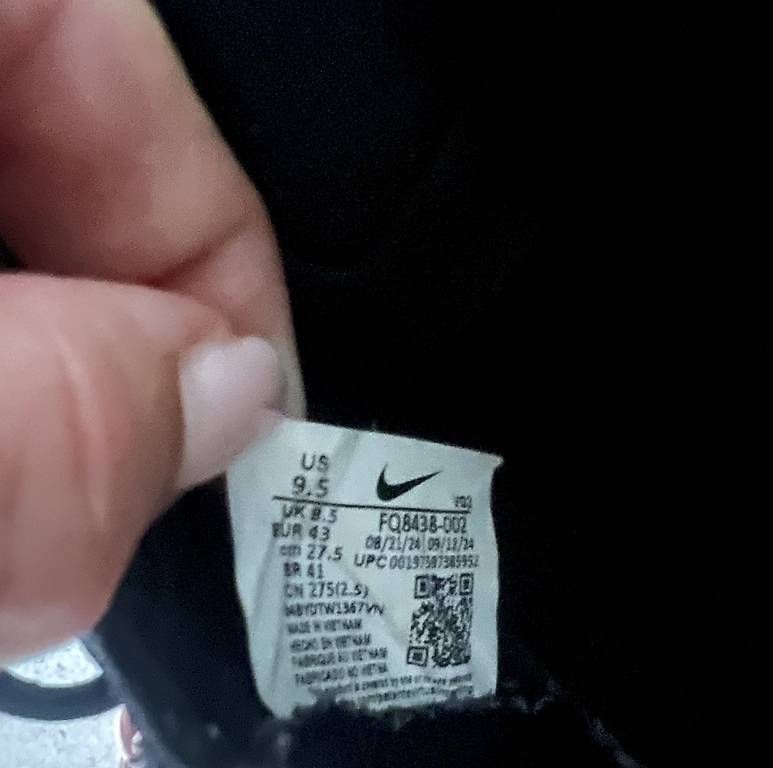 Schuhe für Jungen: Nike Hallenschuhe Grösse 43 – Gebraucht aus Steinhausen von san_c7kq 3