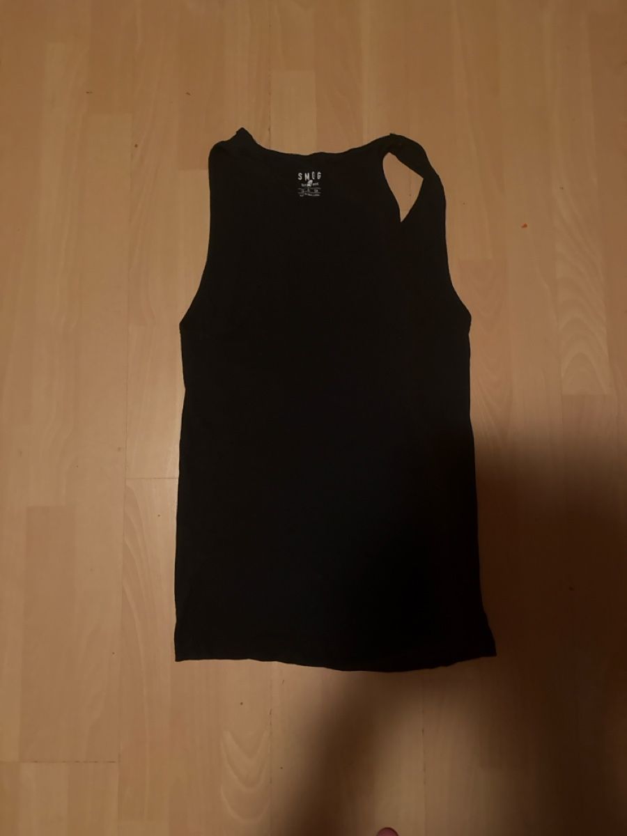 T-shirt: 3 Tank Tops  – Usato da Widnau venduto da muh_j6km