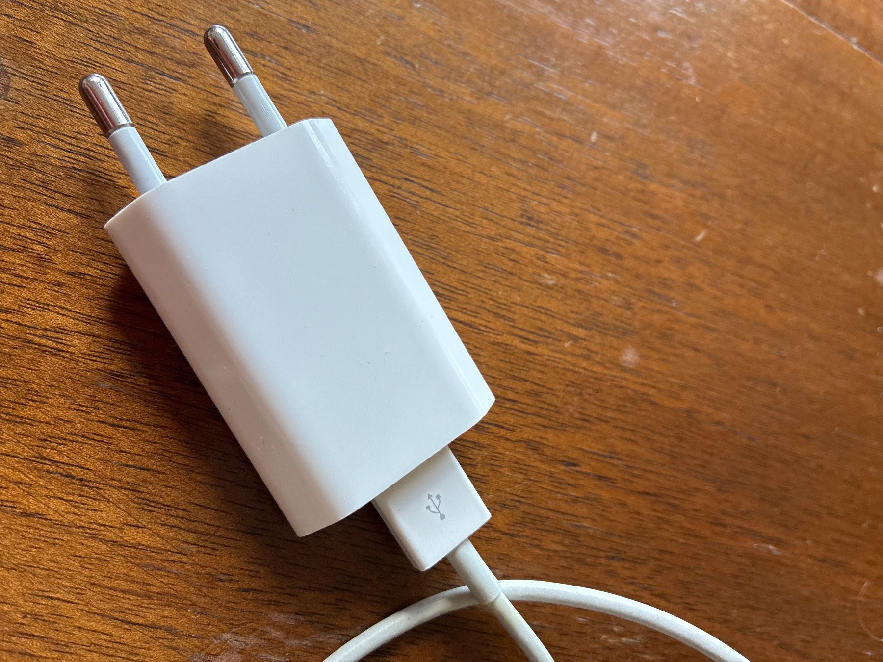 Apple Ladegeräte: ORIGINAL iPhone Ladegerät & Netzteil – Gebraucht aus Zürich von Upippin 2