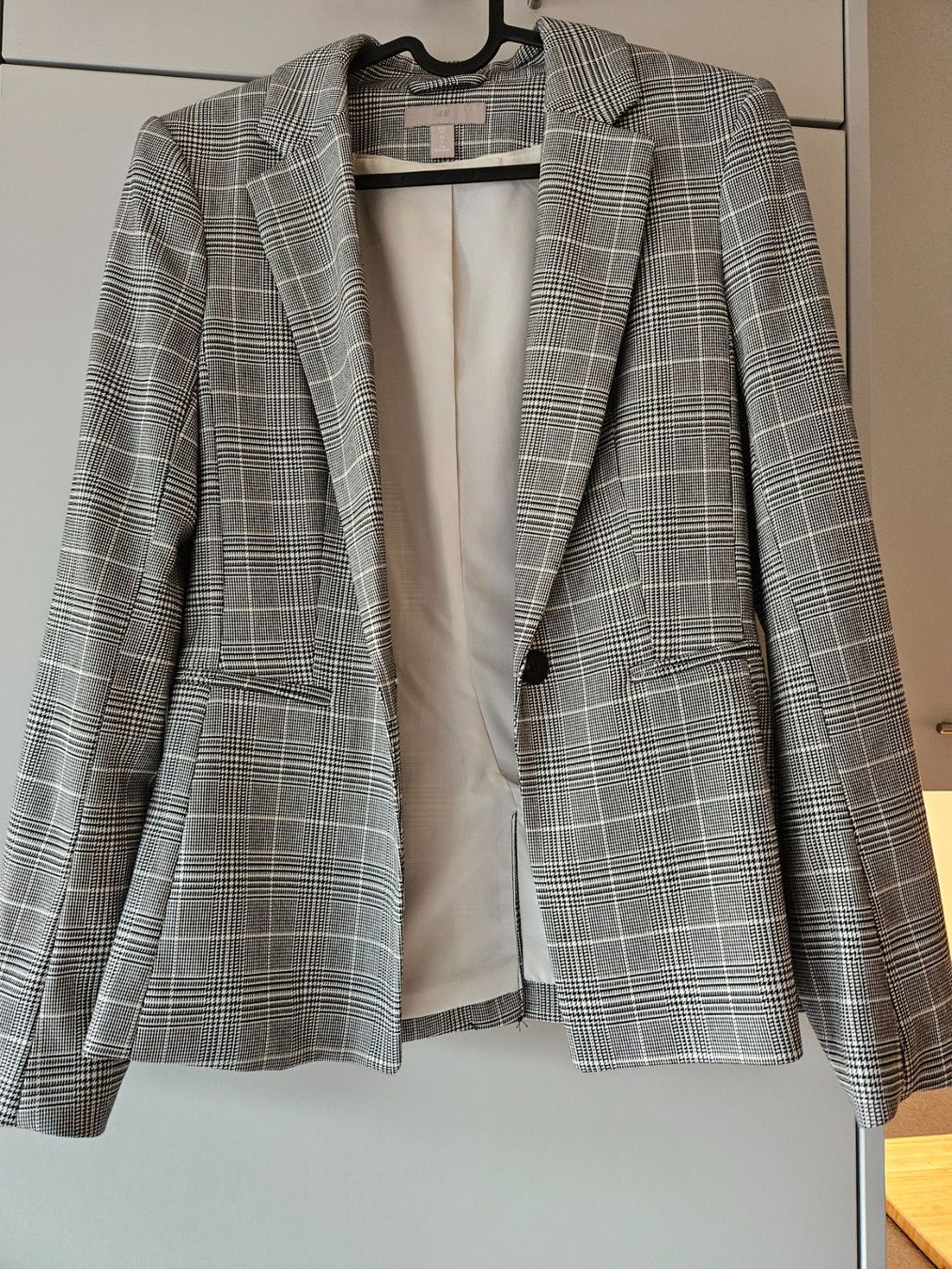 H&M Giacche: Blazer H&M Gris 34 – Nuovo (secondo la descrizione) da Thonex venduto da shannon.tmm