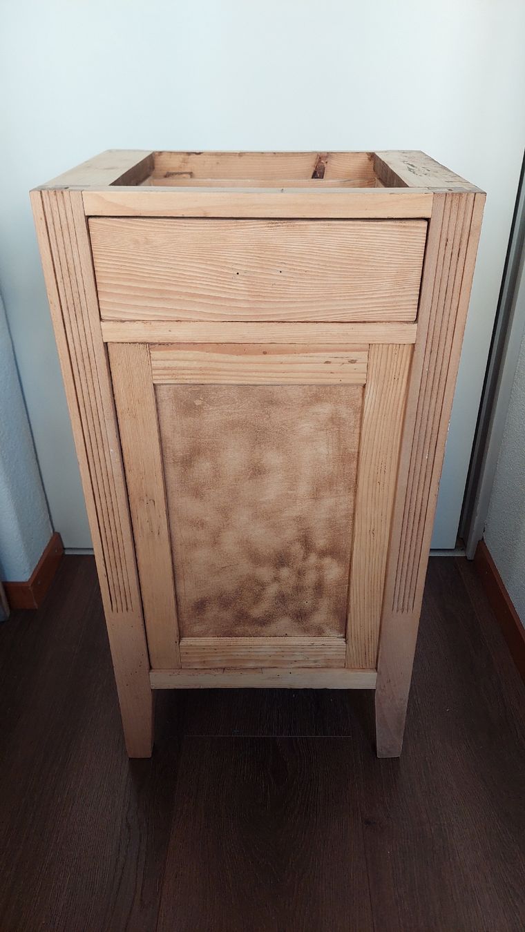Comodini: Holz-Nachttisch / Beistelltisch mit Schublade, Top! – Usato da Konolfingen venduto da lanomi