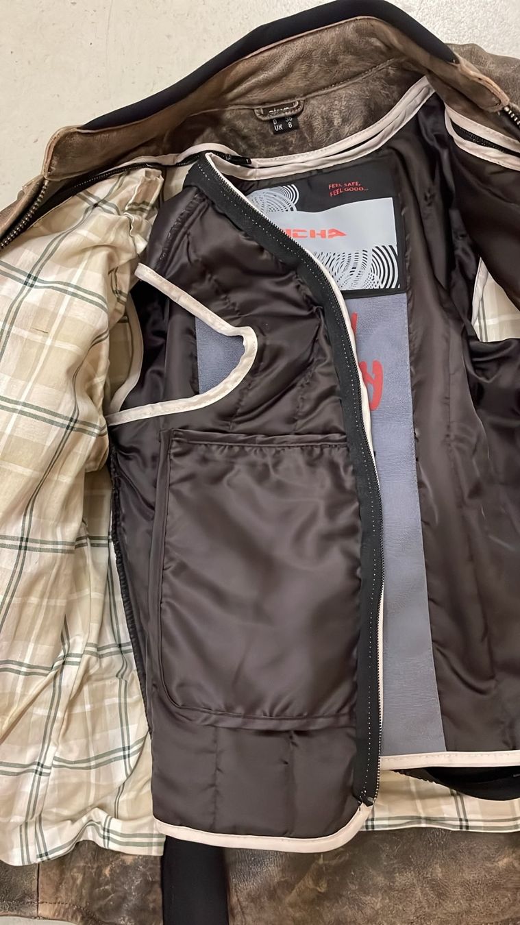 Giacche: Motorradlederjacke Richa, Damen , Gr. 36/40 – Nuovo (secondo la descrizione) da Flawil venduto da Pirar 8