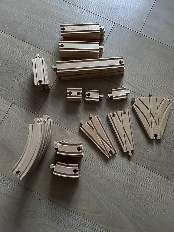 Brio Giocattoli: Rails de train en bois (Brio / Ikea) – Usato da Geneveys-Coffrane venduto da mkienitz 3