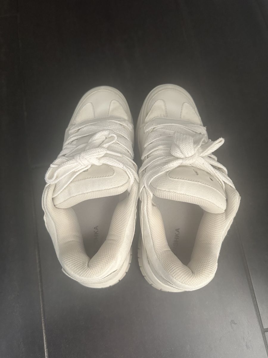 Bershka Scarpe da uomo: Bershka Chunky Sneaker Low Weiss Gr. 42 – Usato da Chur venduto da dajan.17 2