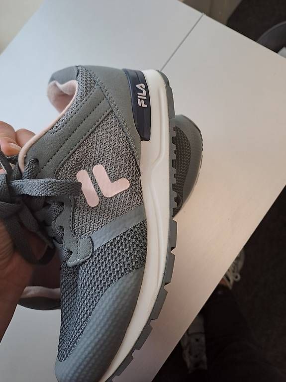 Scarpe da donna: Fila Damen Turnschuhe 36 – Usato da Zürich venduto da Simonikus 2