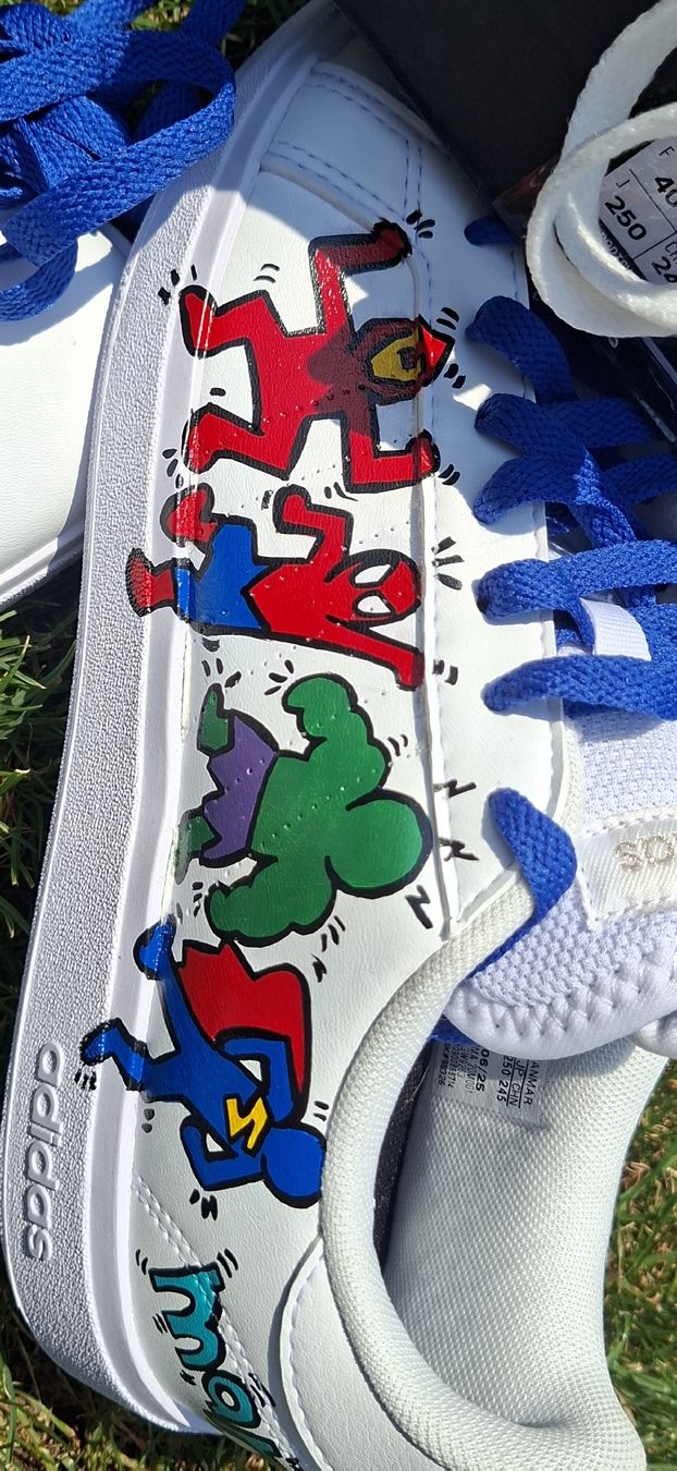 Adidas Chaussures hommes: Custom adidas Marvel Keith Haring – Neuf avec emballage d'origine à Camignolo par Hakunamat5 2