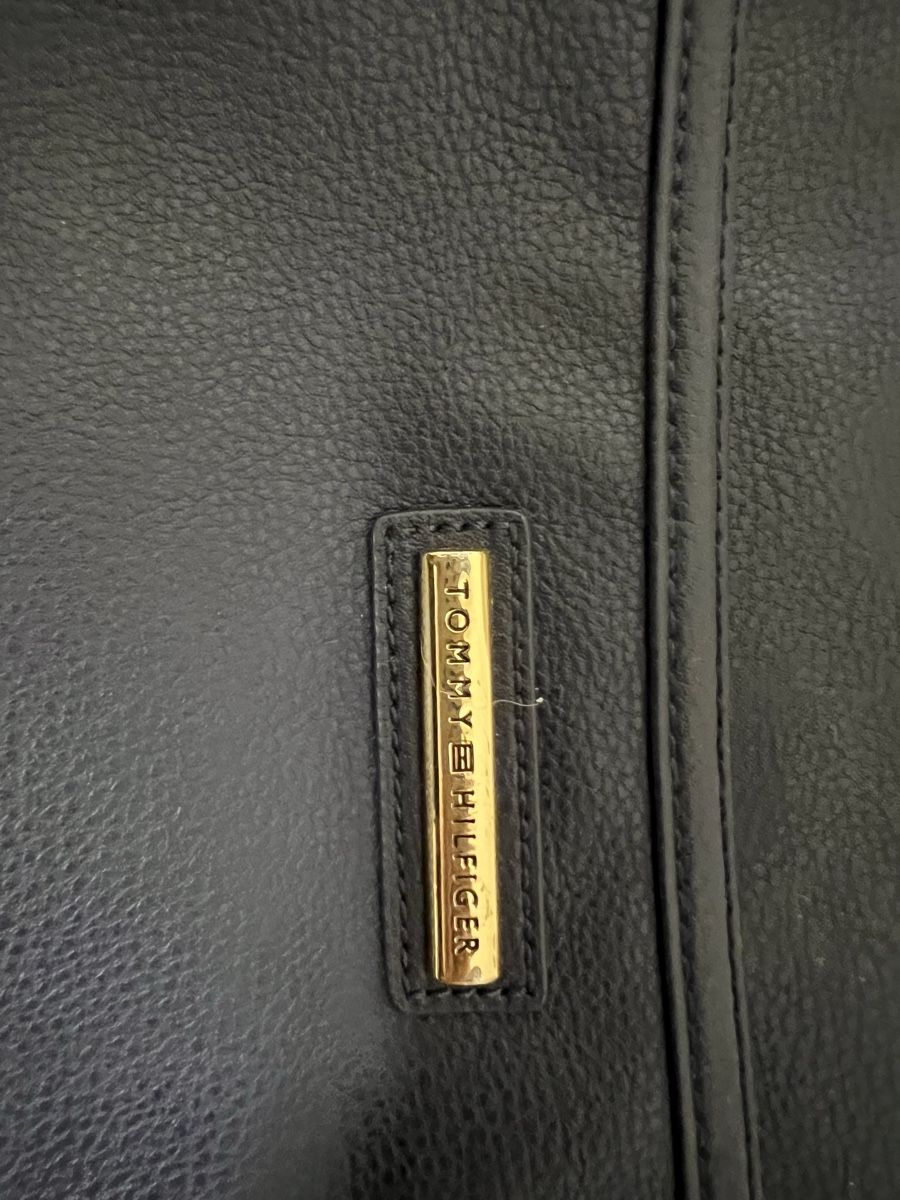Tommy Hilfiger Borse: Hand Tasche (Clutch) – Usato da Thalwil venduto da and_nb7r 1