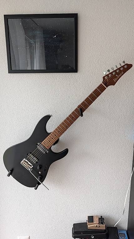 Strumenti musicali: Ibanez AZ2402 Prestige Black  – Usato da Nussbaumen AG venduto da mau_m75r
