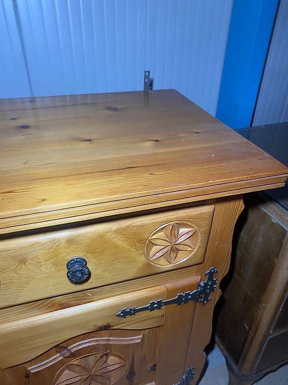 Buffets: Buffet artisanal en bois massif 3 tiroirs, 3 portes – D'occasion à Chamoson par a_laroyale 3