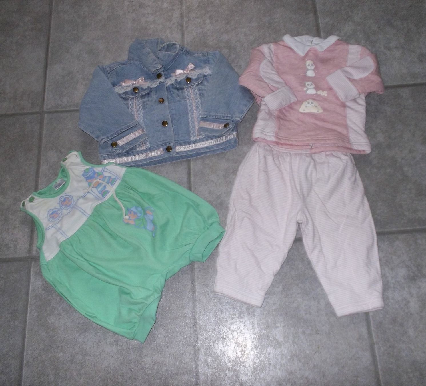 Lotti & Set di vestiti: 17 teiliges Mädchen Kleiderpaket Grösse 62/68 – Usato da Kaltbrunn venduto da Cindy99 1