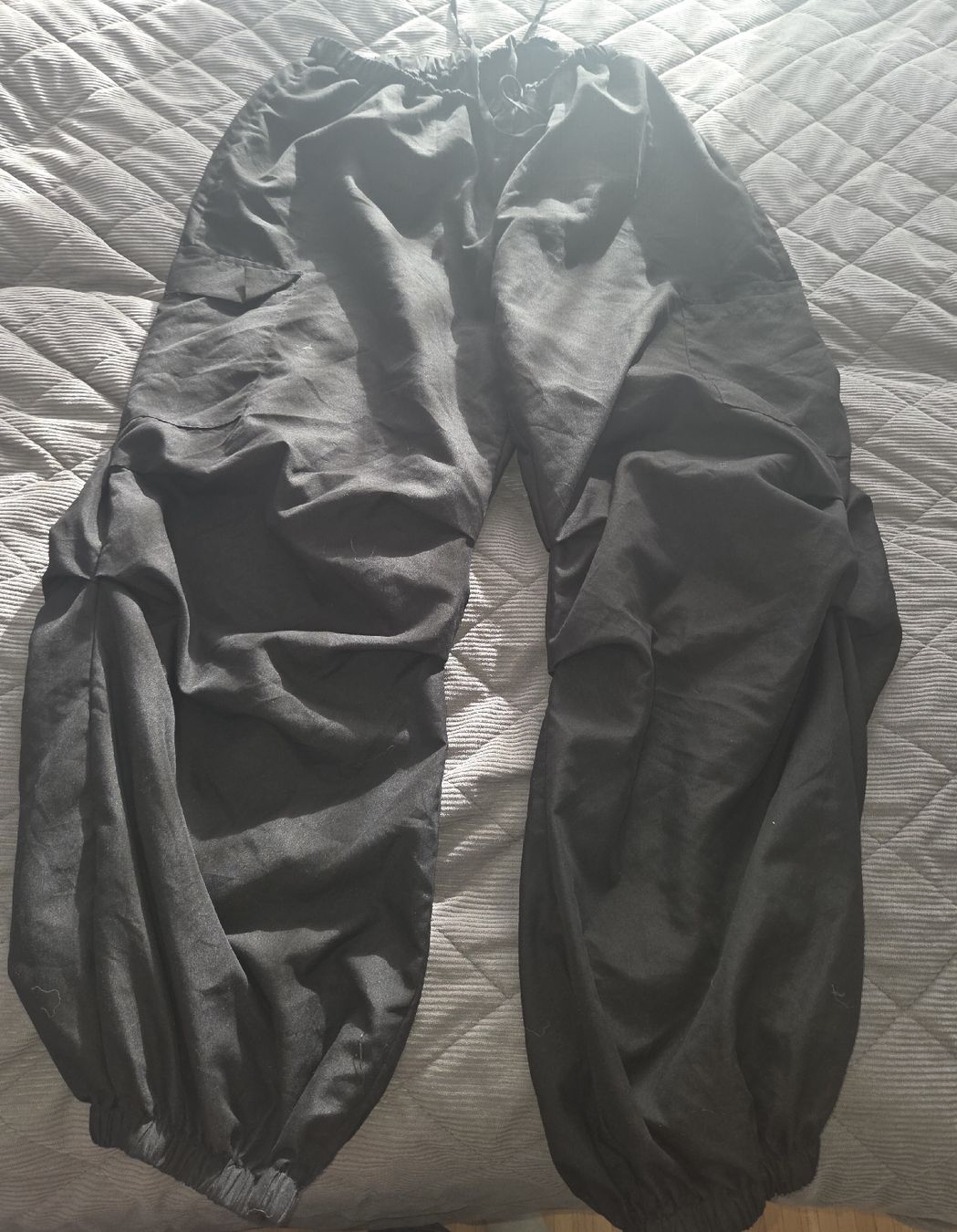 Pantaloni: Schwarze Sommerhose, Grösse 3XL – Usato da Utzenstorf venduto da Ernie_und_Bert
