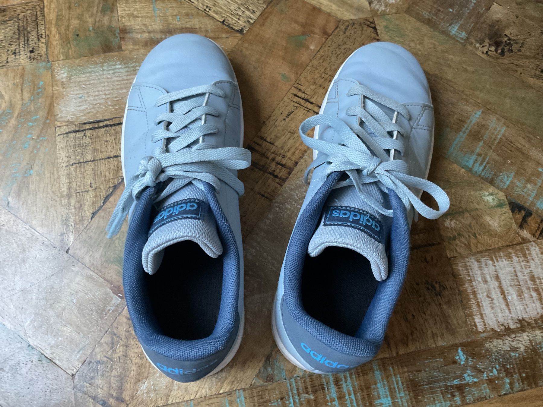 Adidas Chaussures filles: Adidas Sneakers hellblau Gr.36,5 – D'occasion à Bachenbülach par Sybeco 3