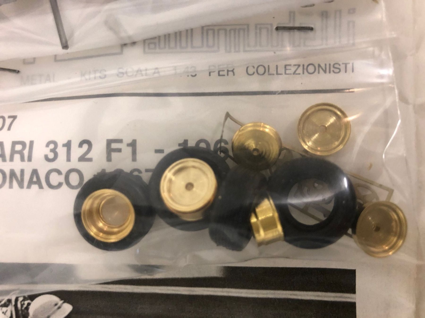 Ferrari Modellini d'auto: FDS-Kit Ferrari 1/43 – Nuovo (secondo la descrizione) da Muttenz venduto da Gucci2005 5