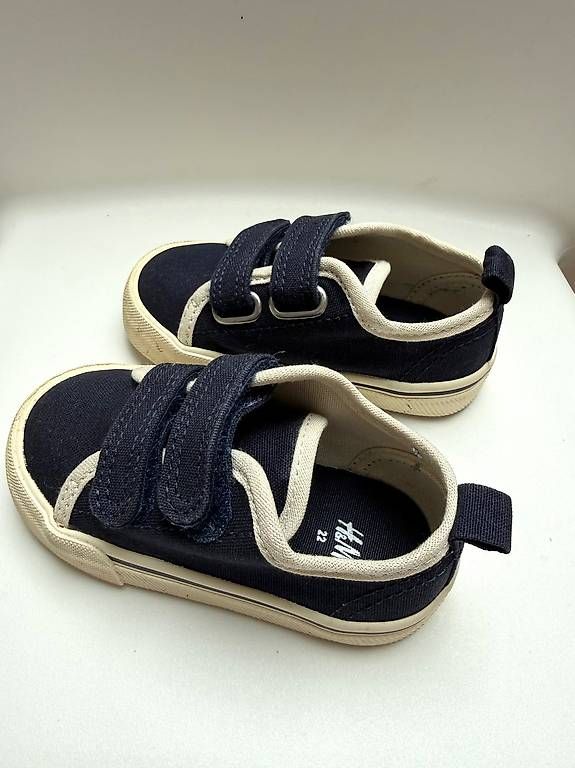 Scarpe per ragazzi: H&M Sneaker aus Baumwolle, Gr. 22 – Usato da Dietikon venduto da ing_f9sy 4