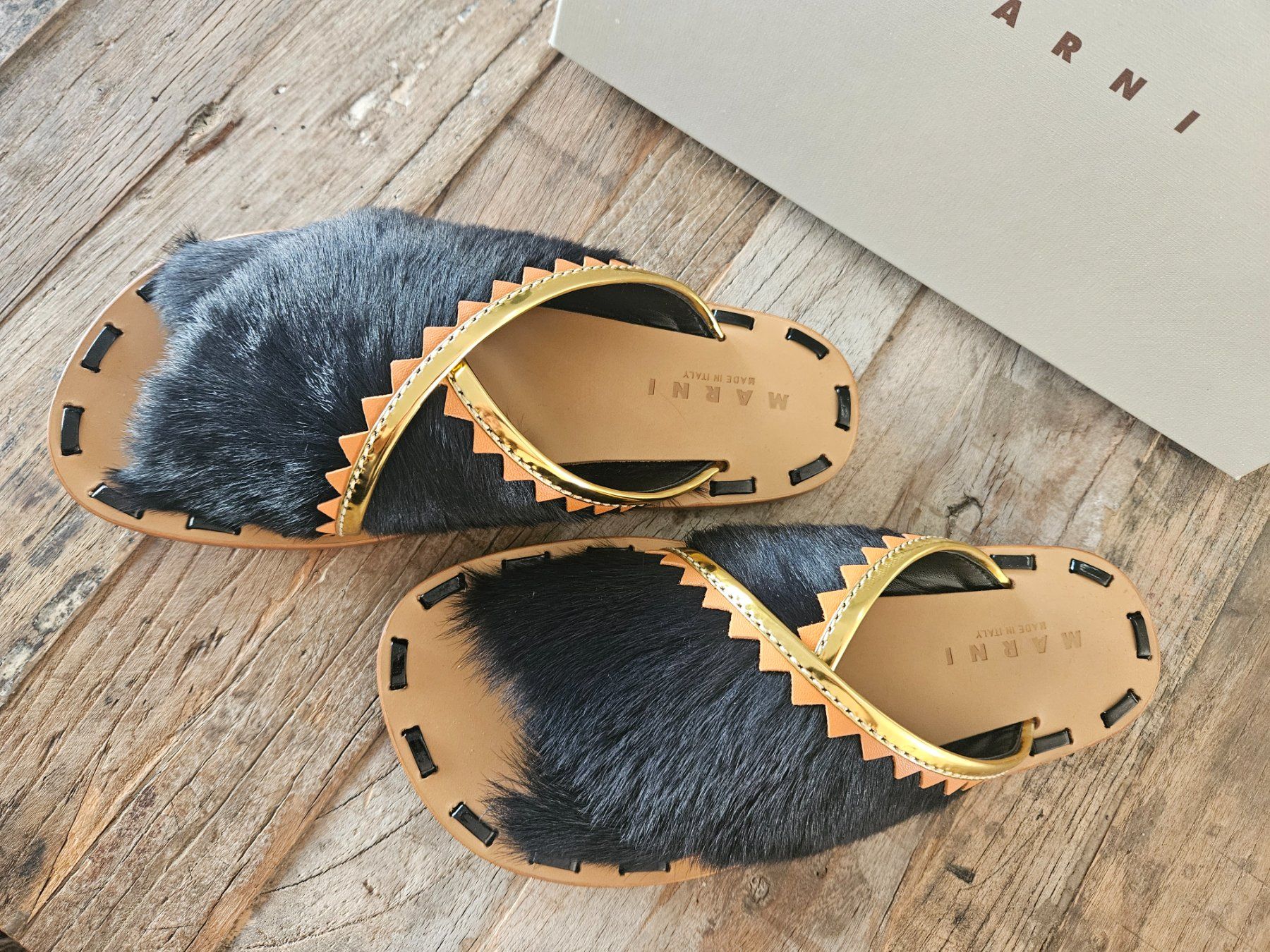 Marni Scarpe da donna: Marni Sandalen mit Echtfell 36 – Nuovo e nell'imballaggio originale da Luzern venduto da schuhparadies159 1