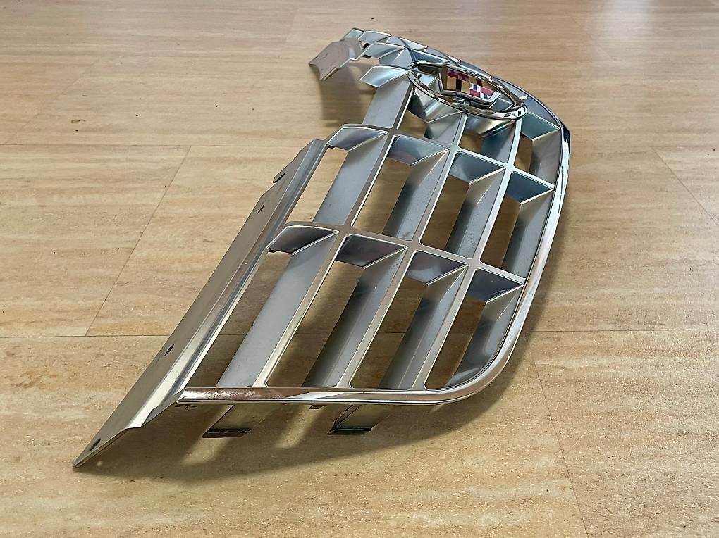 Wein: Cadillac DTS Grill von 2006 bis 2011 chrom silber – Gebraucht aus Turbenthal von Retoo 3