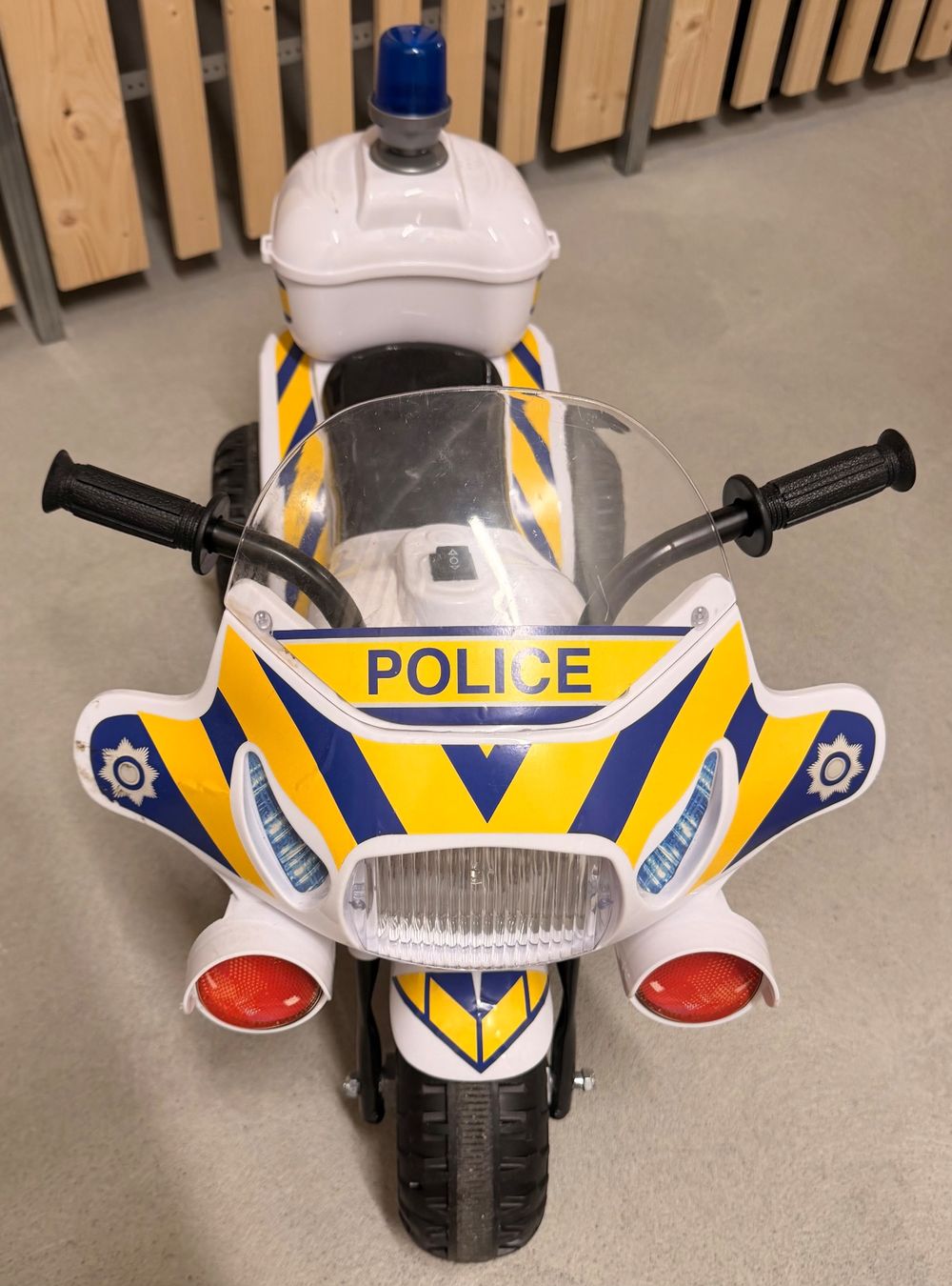 Veicoli per bambini: Kinder Elektro Polizei Motorrad gebraucht – Usato da Spreitenbach venduto da emi_5qf7