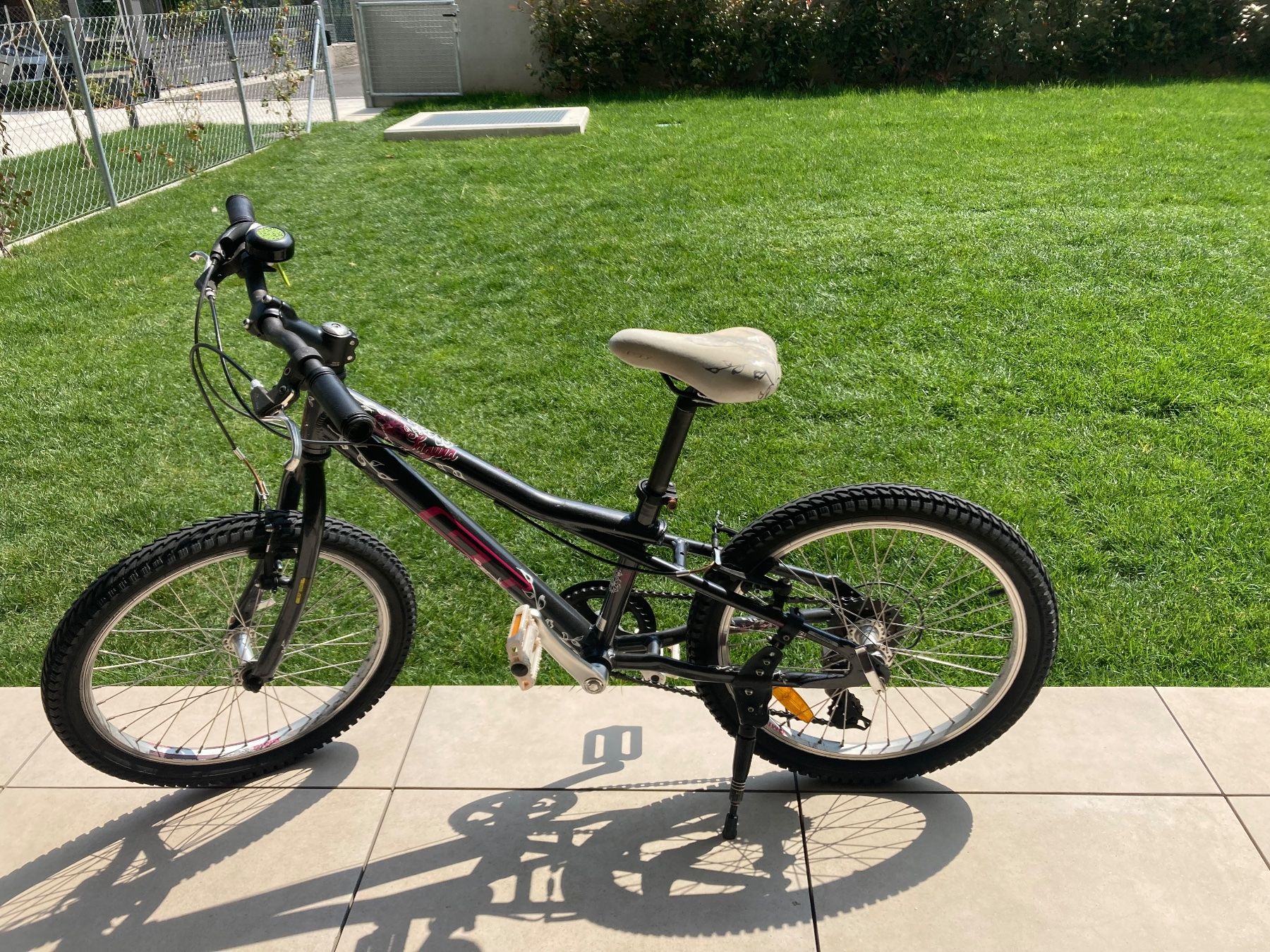 GT Velos: Vélo enfant GT 🚲 noir/violet – Gebraucht aus Bellinzona von PWNguitars 1