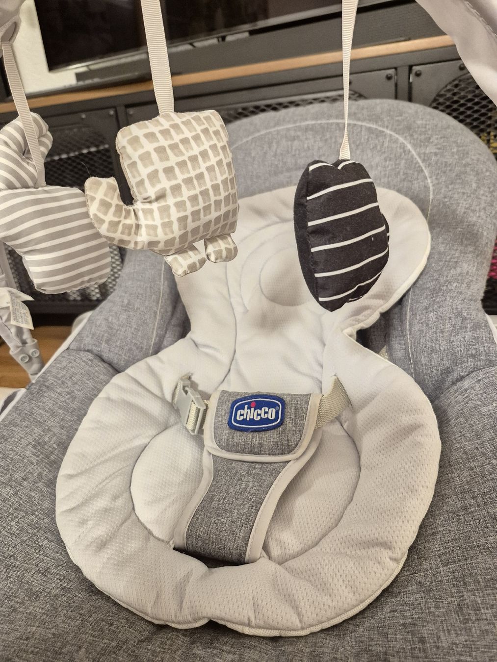 Chicco Sdraiette & Sdraiette a dondolo: Baby Wippe / Sitz Chicco - Hoppla – Usato da Seuzach venduto da Xauberai 7