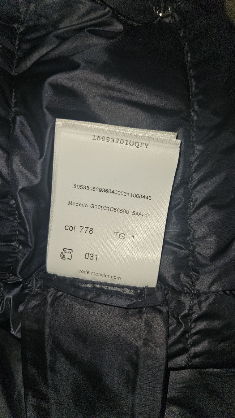 Moncler Cappotti: Moncler Daunenjacke Gr. M Blau – Usato da Wetzikon ZH venduto da ELIVNE 3
