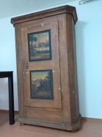 Armadio antico dipinto a mano vintage