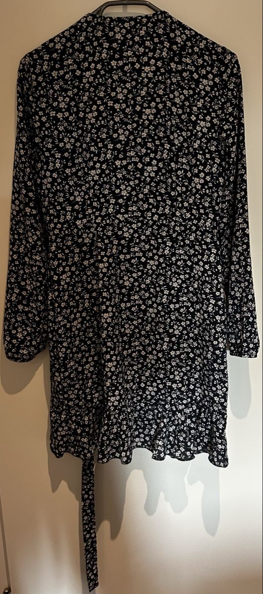 Only Vestiti: ONLY Freizeitkleid – Dunkelblau mit Blumenmuster – Usato da Basel venduto da Christopher123 2