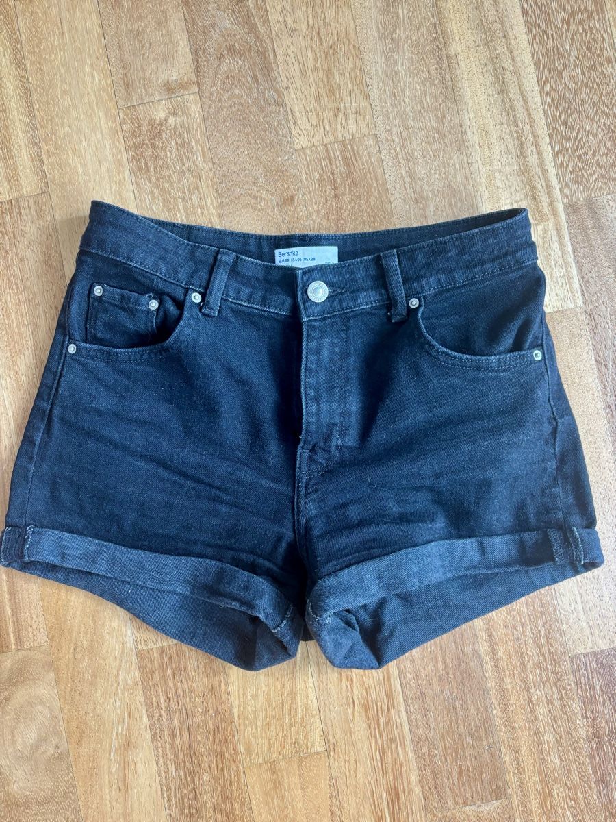 Bershka Jeans: Jeans Shorts (Gr. 38) – Nuovo (secondo la descrizione) da Zürich venduto da nad24