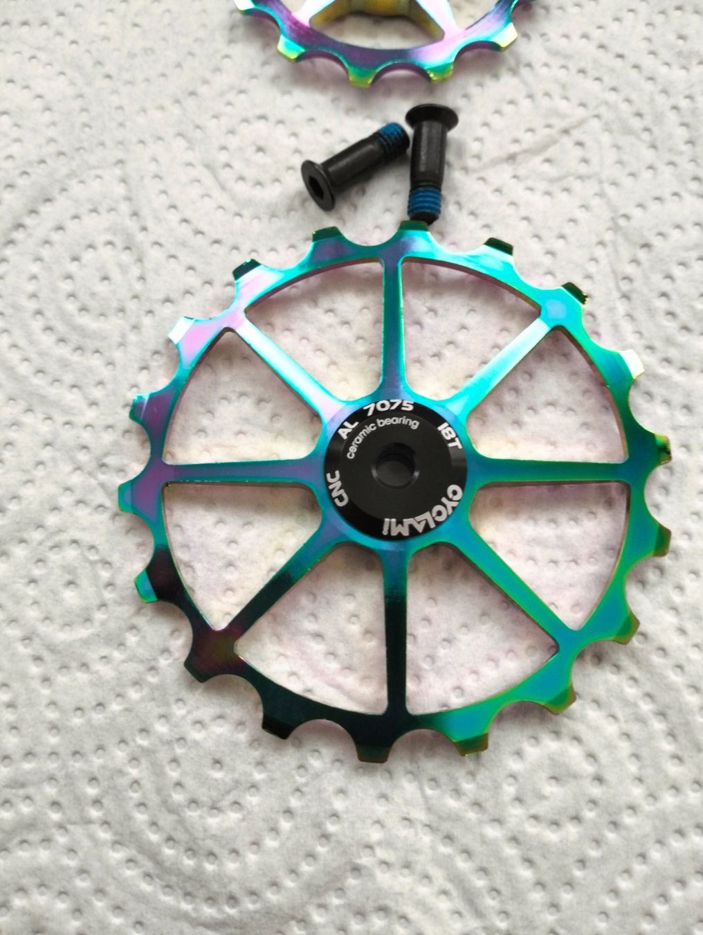 Pezzi di ricambio: Fahrrad Schaltröllchen & diverse Schrauben Regenbogen-Farbe – Nuovo (secondo la descrizione) da Uster venduto da KarlZH 2