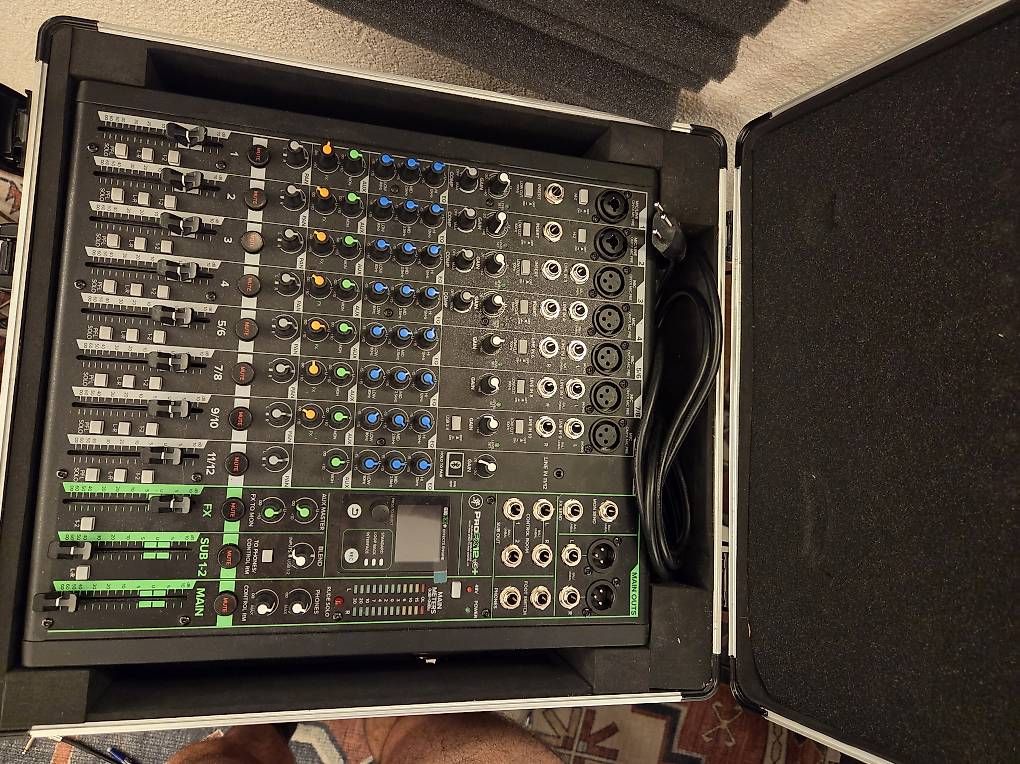 Mackie Console di mixaggio: Mackie ProFX12v3+ et Flight Case – Usato da Echallens venduto da hjaton 1
