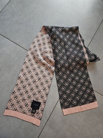echarpe guess