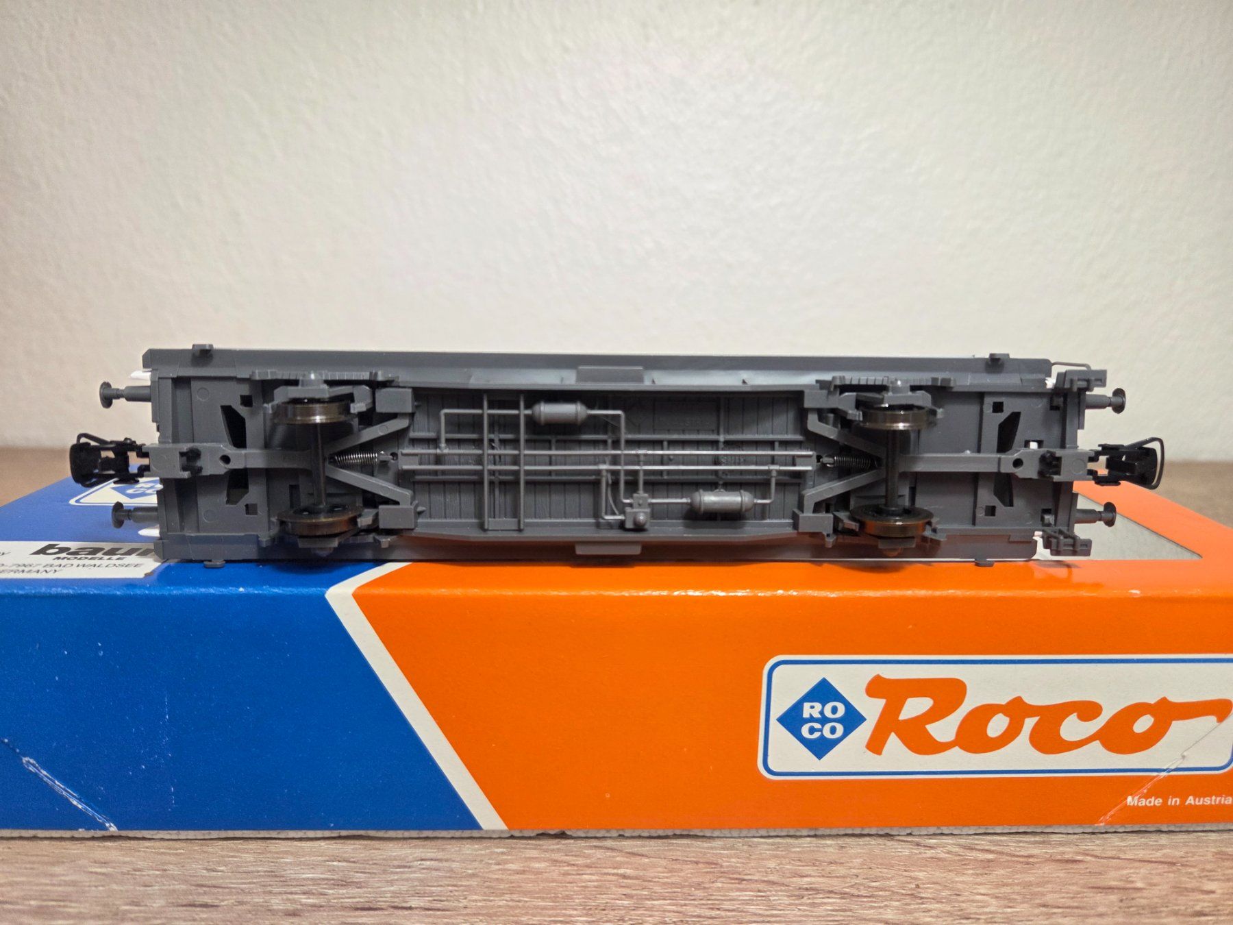 Roco Modellini di ferrovie: Roco 291032 Güterwagen Aproz SBB H0 – Nuovo e nell'imballaggio originale da St-Aubin-Sauges venduto da Lo_Go 4