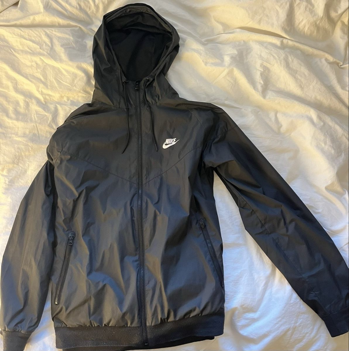 Nike Giacche: Veste Nike à capuche noire – Nuovo (secondo la descrizione) da Le Grand-Saconnex venduto da c7w_ngx7