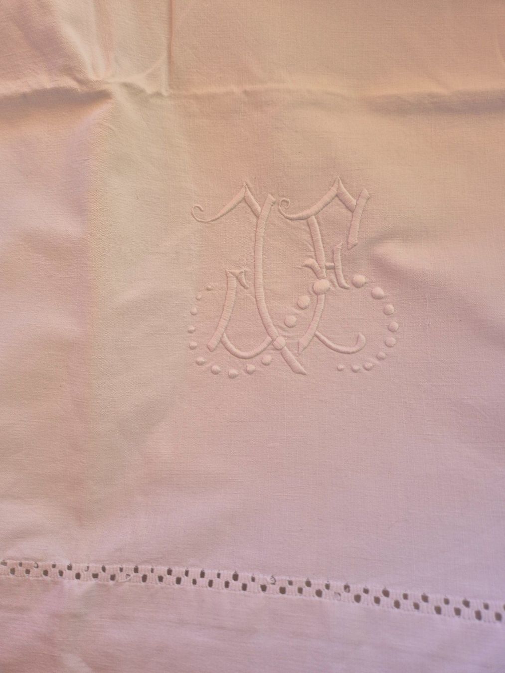 Biancheria da letto: Grose antikes Leinen Leintuch mit Monogramm "IE" bestickt – Usato da Bern venduto da aronari 4