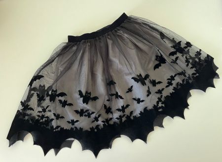 Neuwertige Rock Halloween 6- 8J/122-128cm