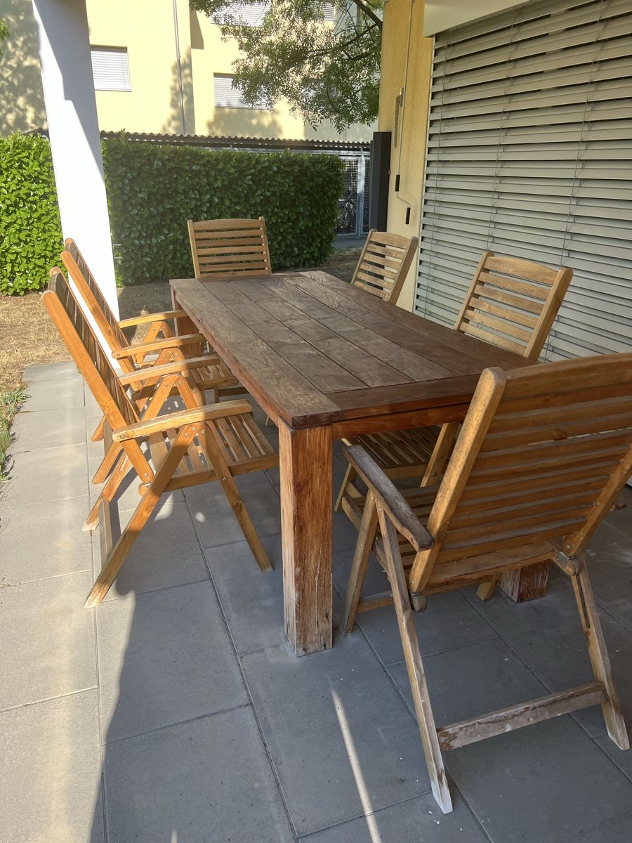 Tables: Gartentisch mit 6 Stühlen Holz gebraucht – D'occasion à Buchs AG par Balisto0 1
