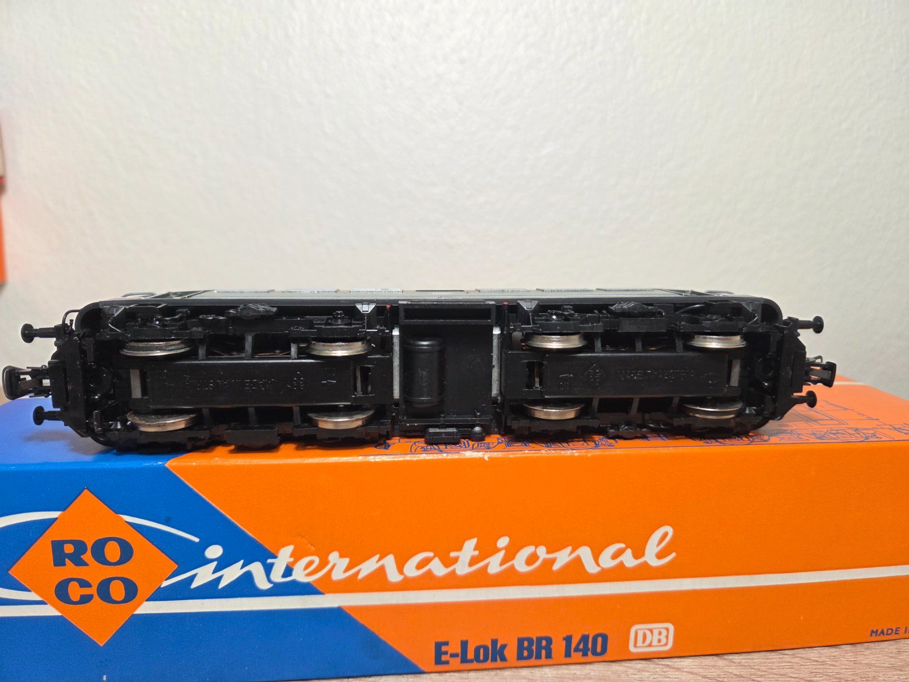 Roco Modellini di ferrovie: Roco 4136A E-Lok BR 140 DB H0 – Usato da St-Aubin-Sauges venduto da Lo_Go 5
