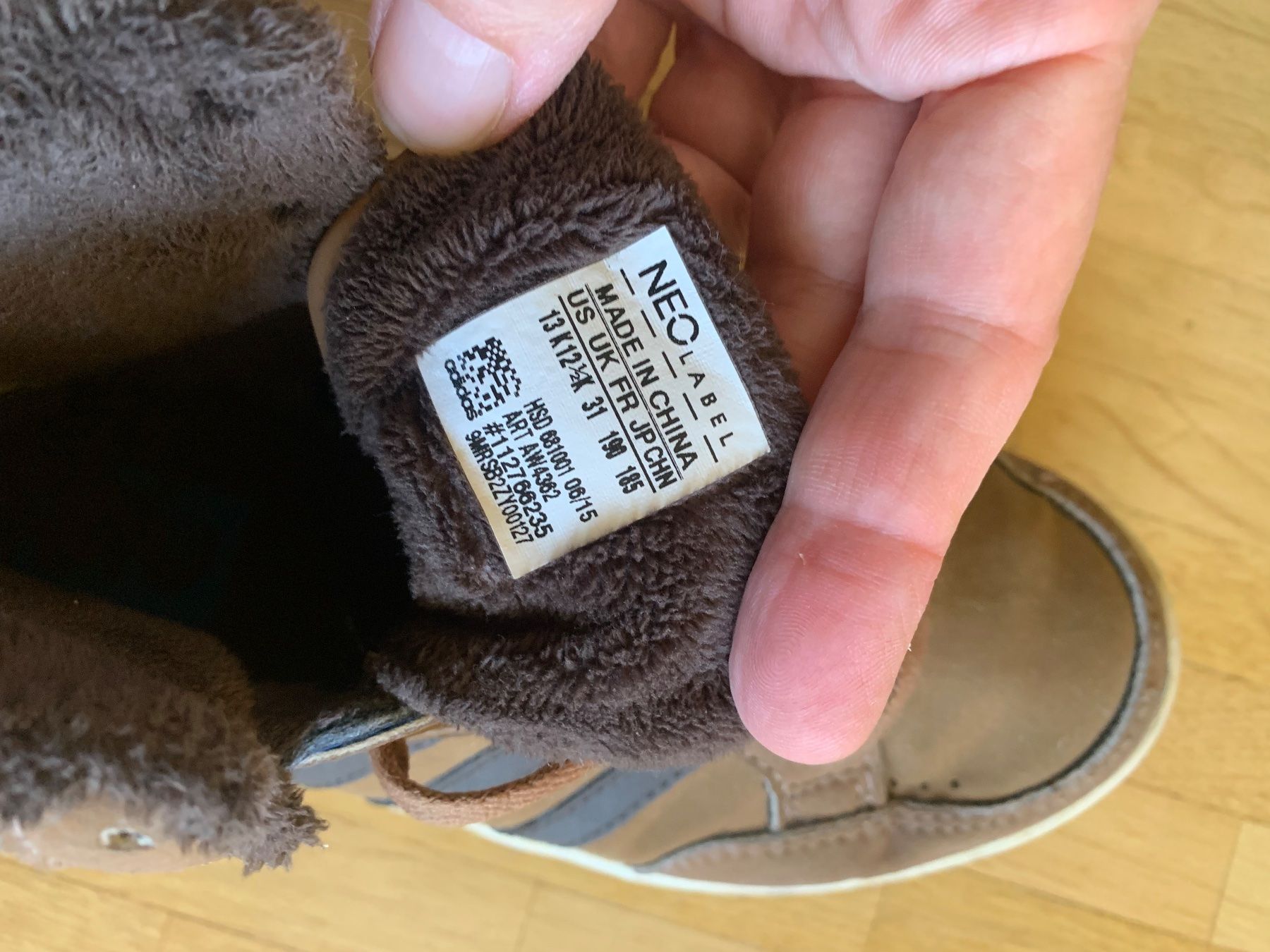 Adidas Scarpe da uomo: Baskets montantes Adidas, taille 31. – Usato da Villars-sur-Glâne venduto da Magdaka 1