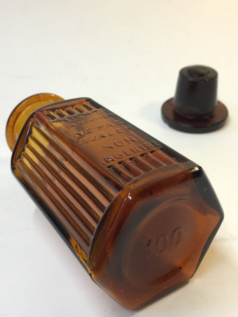 Accessori da laboratorio: Antike Apotkekerflasche mit Glasdeckel – Usato da Schaffhausen venduto da vintageworld 4