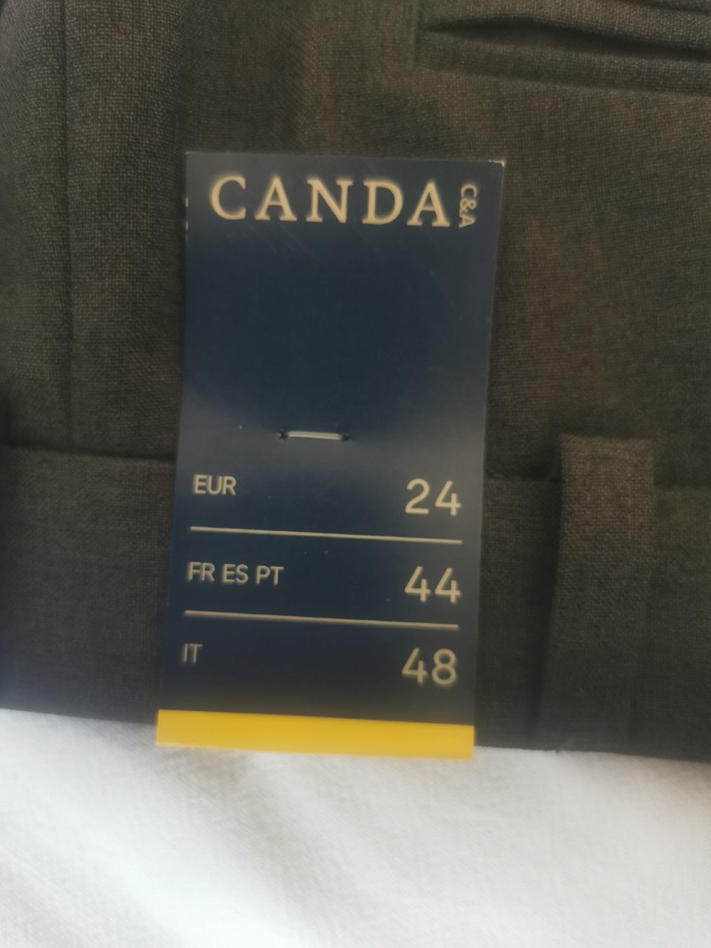 C&A Completi: Eleganter Herrenanzug 5 teilig Grösse M – Nuovo (secondo la descrizione) da Weiningen ZH venduto da angebot05 7