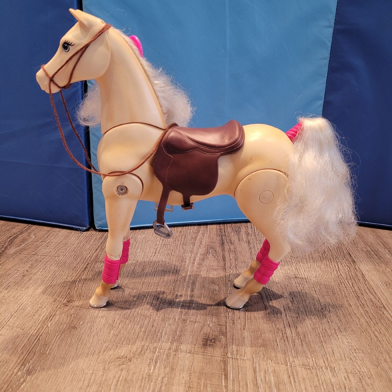 Spielzeuge: Barbie Pferd Tawny Springpferd – Gebraucht aus Niederbuchsiten von klengyel 4