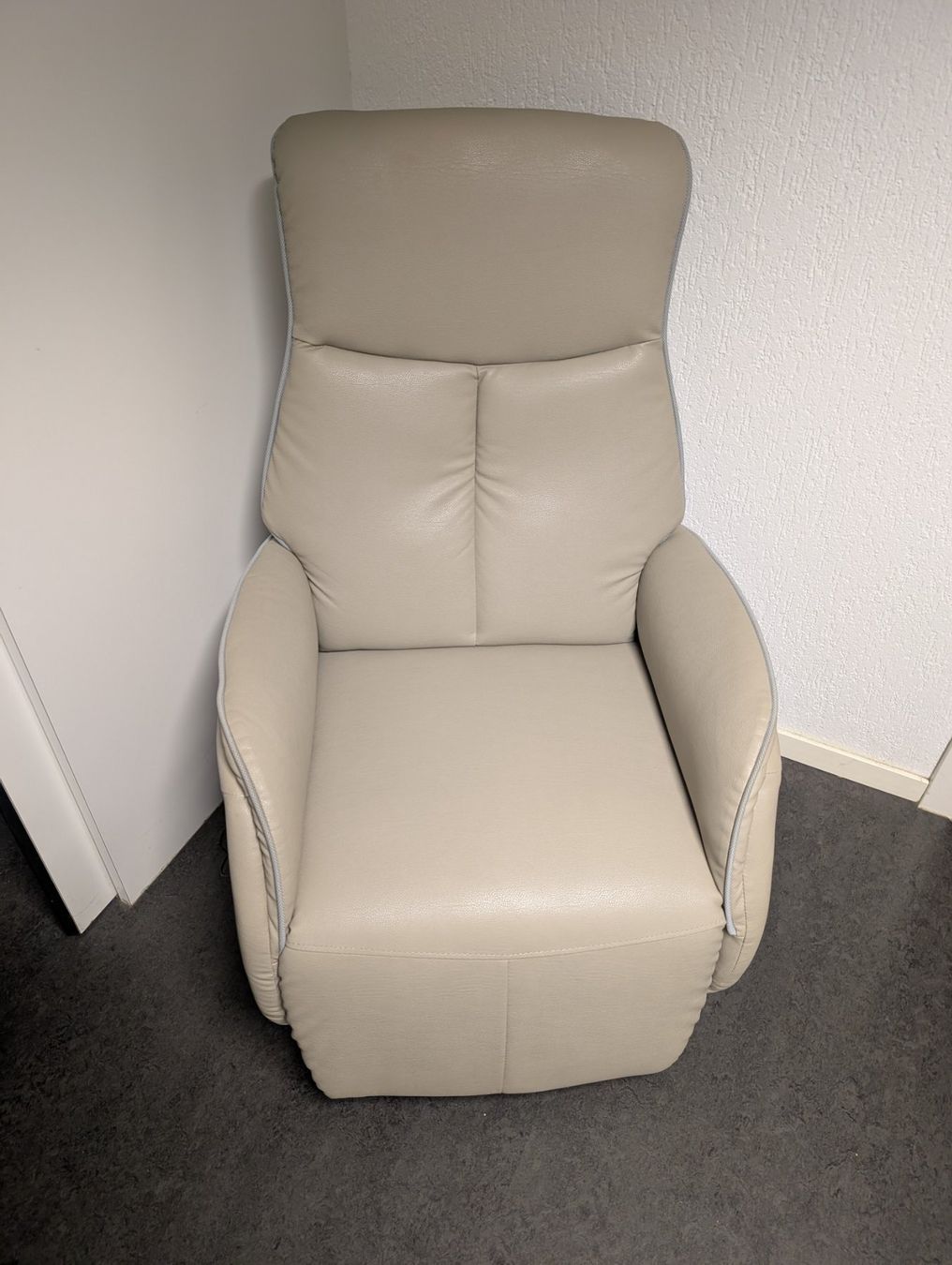 Poltrone: Massage/Relax Sessel – Usato da Münchenstein venduto da Fst23
