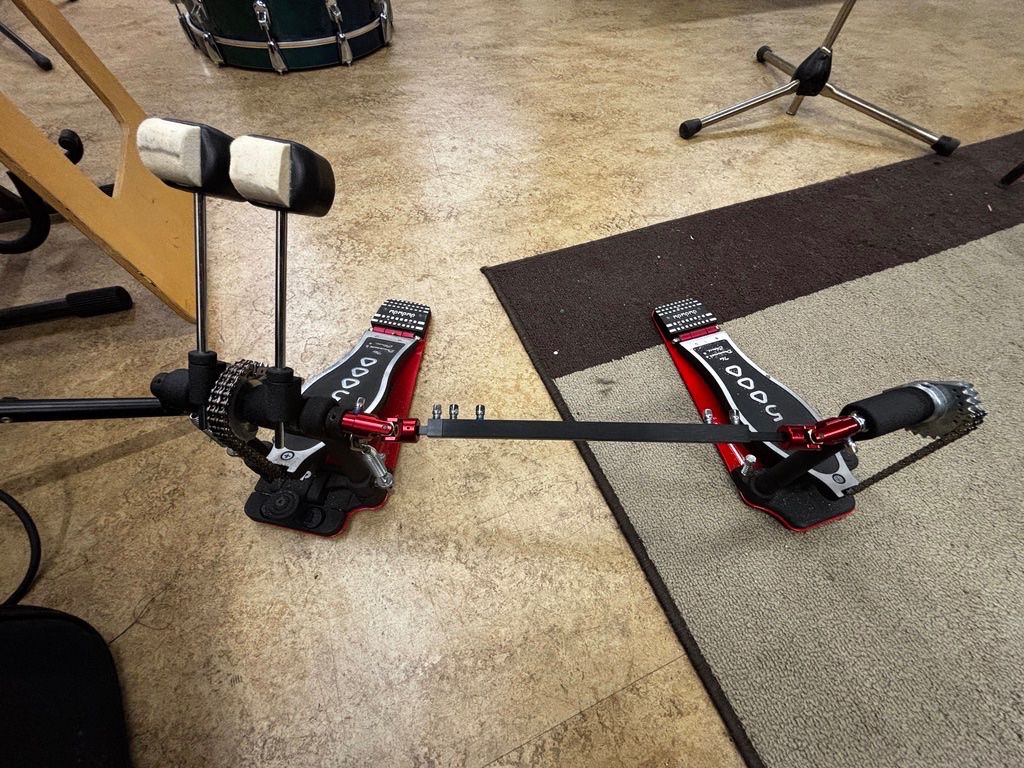 DW Strumenti musicali: DRUM WORKSHOP DOPPEL-FUSSMASCHINE 5000er Serie – Usato da Spreitenbach venduto da Hemingway69 2