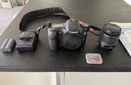 Canon EOS 20D + objectif 18-55mm + carte mémoire 1 Go
