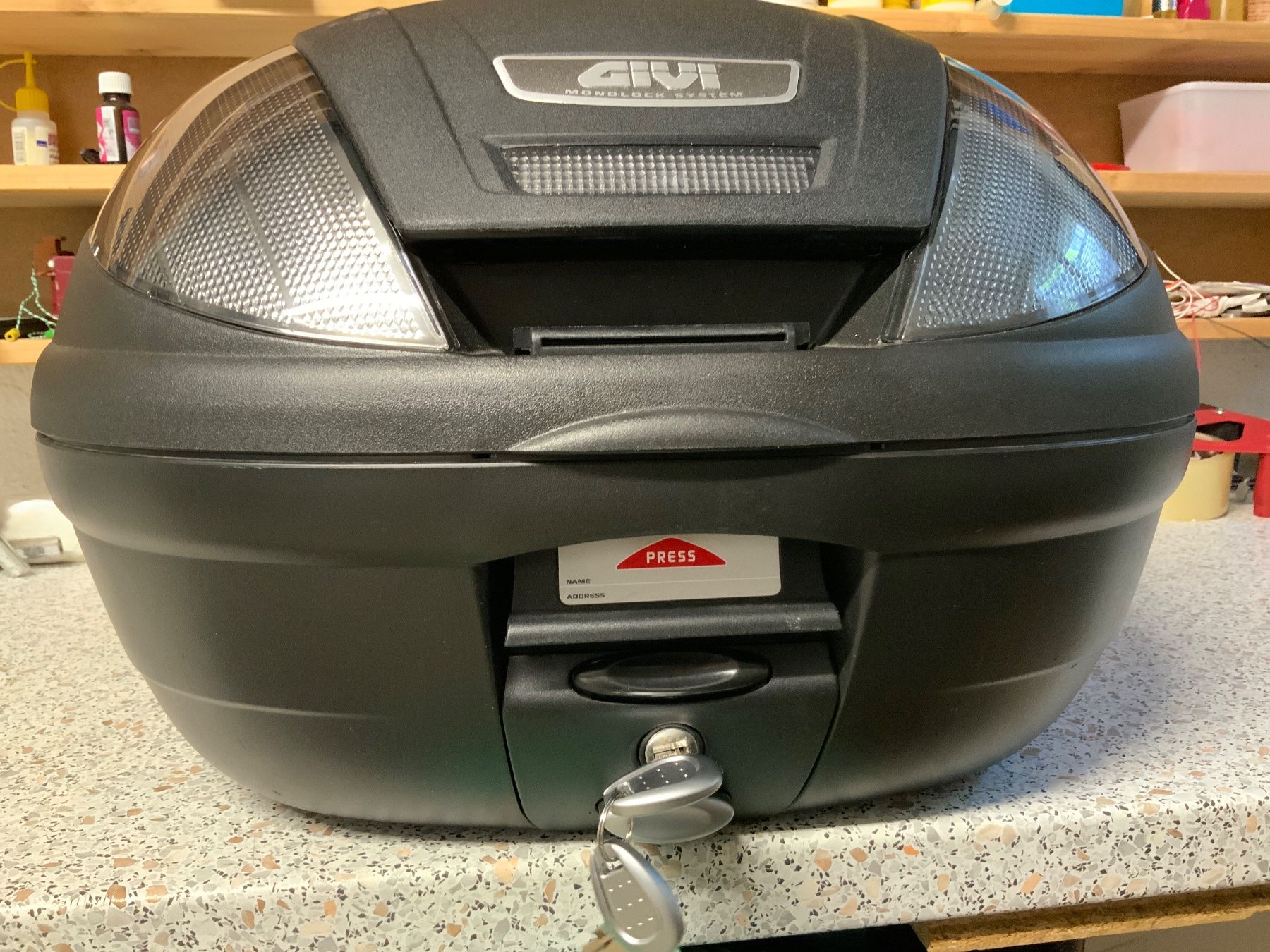 Givi Topcases: Givi Top-Case Monolock E370 schwarz matt Tech Version – D'occasion à Wängi par  3