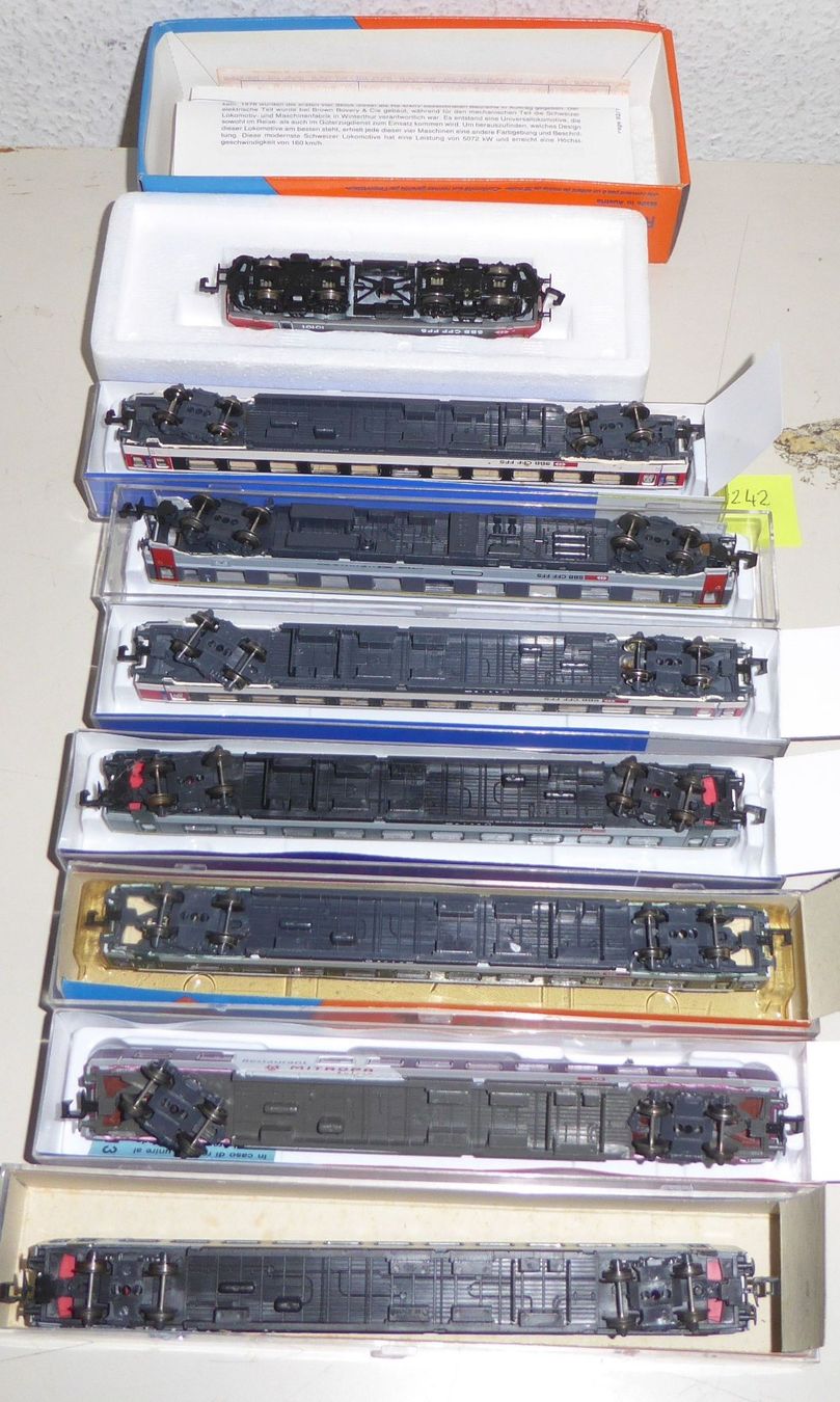 Roco Modelleisenbahnen: Roco Spur N SBB Zug Set 8-teilig – Gebraucht aus Uetikon am See von auktio 2