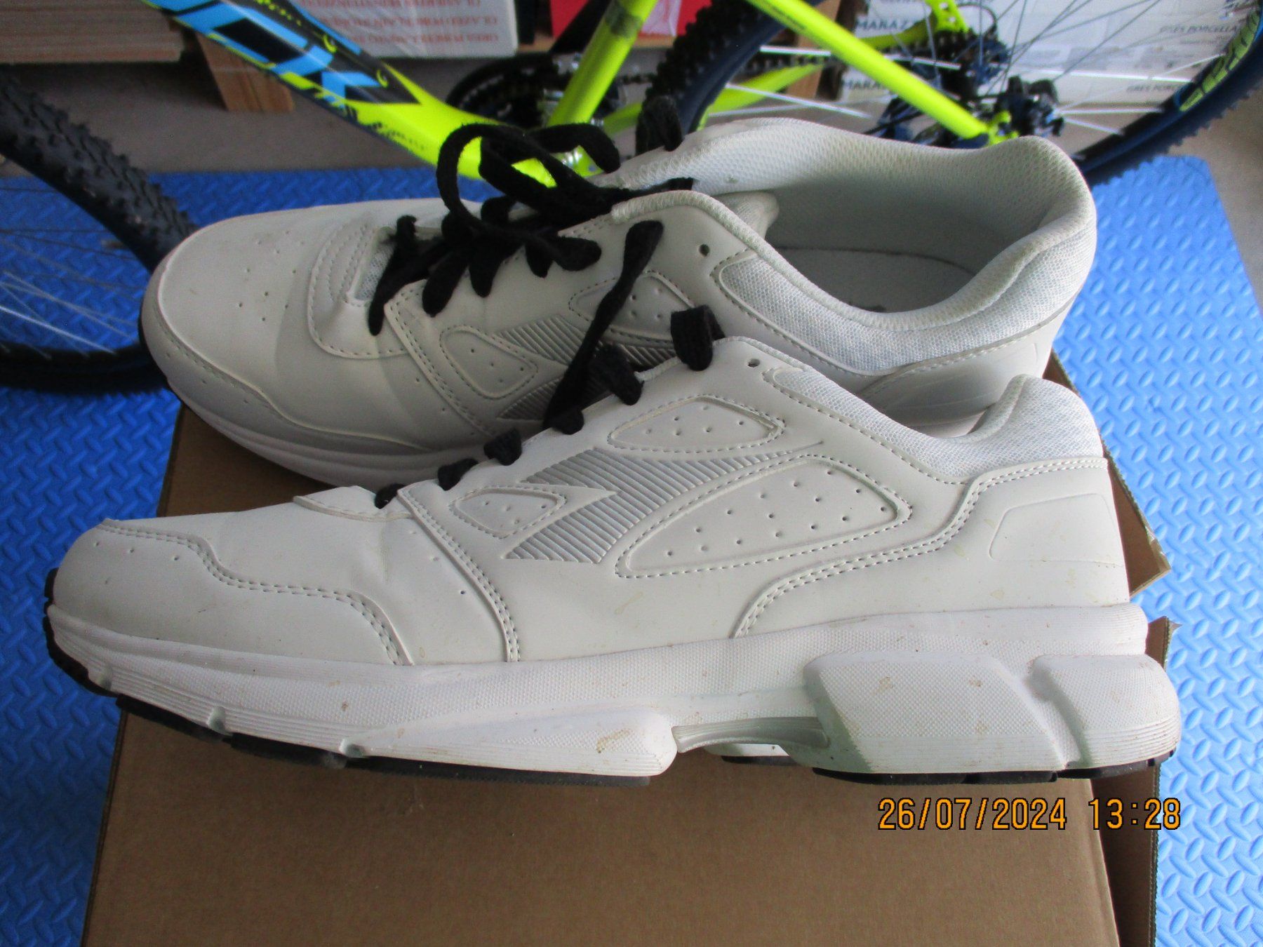 Scarpe da uomo: SPORT SCHUHE GR. 45 – Nuovo (secondo la descrizione) da Safenwil venduto da universum78