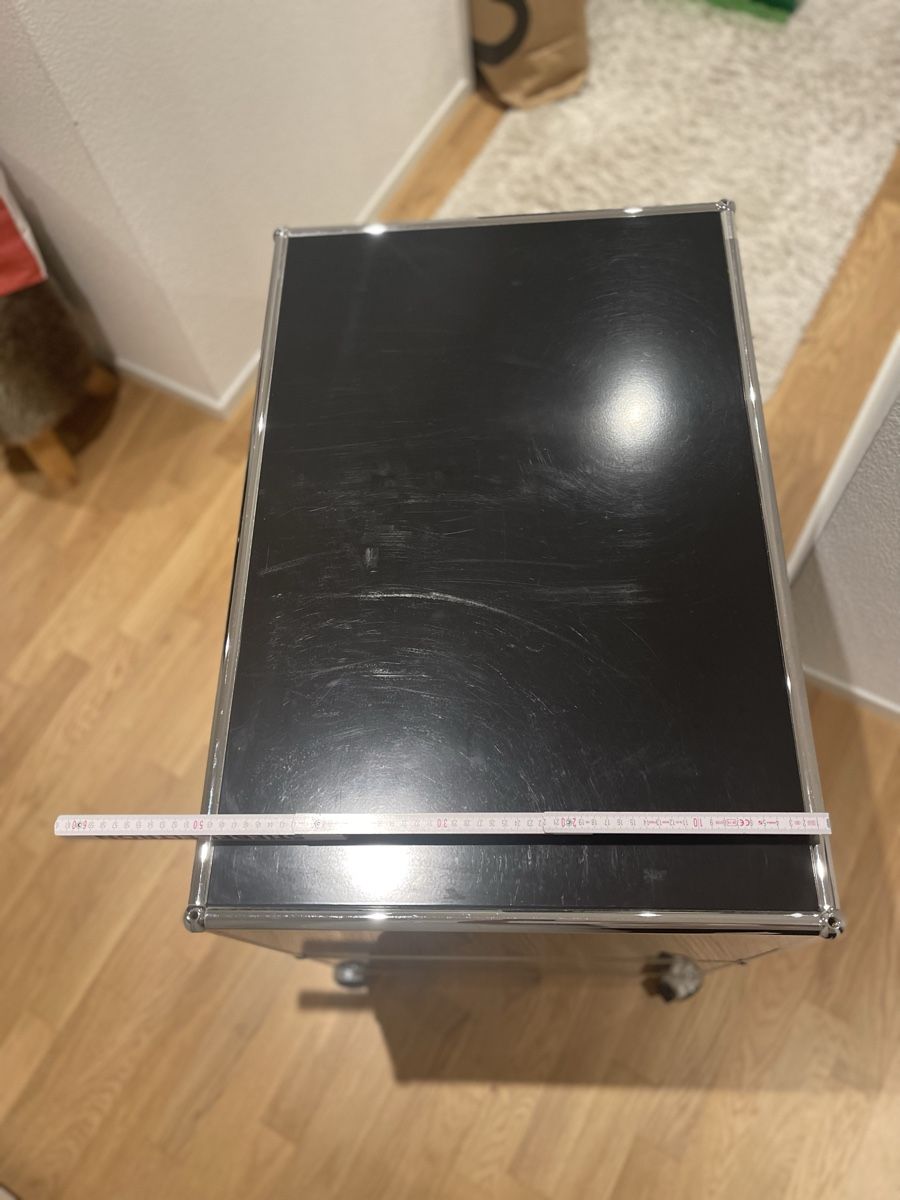 USM Banconi: USM Sideboard Büro  – Nuovo (secondo la descrizione) da Schachen LU venduto da reto.ponti 3