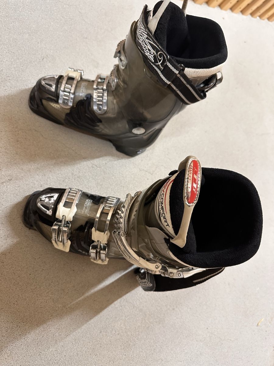 Atomic Scarpe da donna: Skischuhe 24.0/24.5 Atomic Hawx 80 – Usato da Zürich venduto da chemostat 3